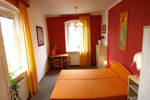 Pension Rak Karlovy Vary Szoba fotó